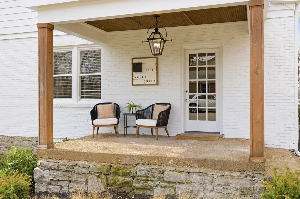2001 Sweetbriar Avenue Nashville TN 37212