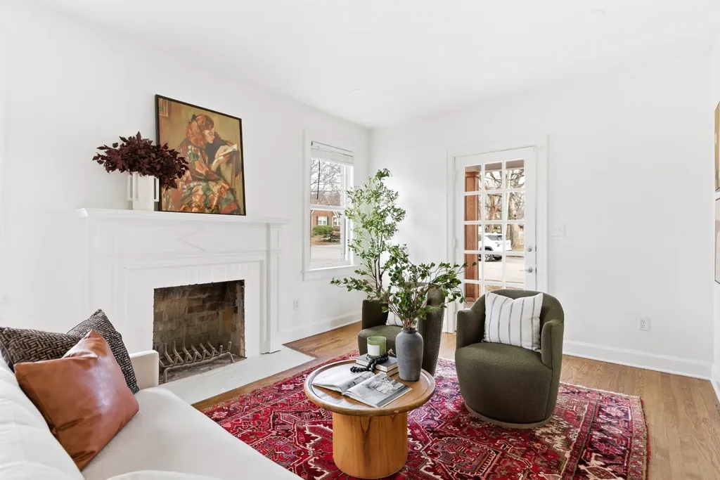 2001 Sweetbriar Avenue Nashville TN 37212