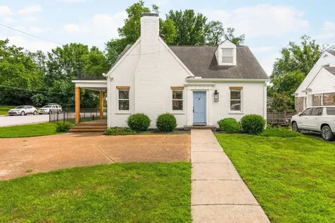 2001 Sweetbriar Avenue Nashville TN 37212