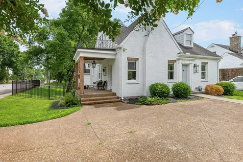 2001 Sweetbriar Avenue Nashville TN 37212
