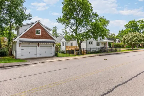 2001 Sweetbriar Avenue Nashville TN 37212