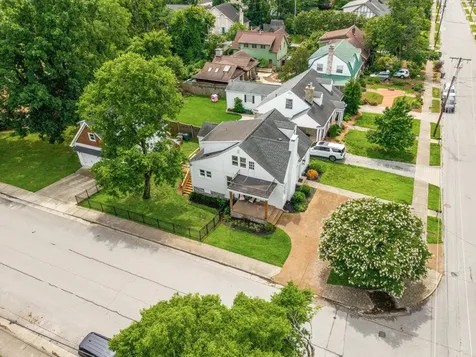 2001 Sweetbriar Avenue Nashville TN 37212