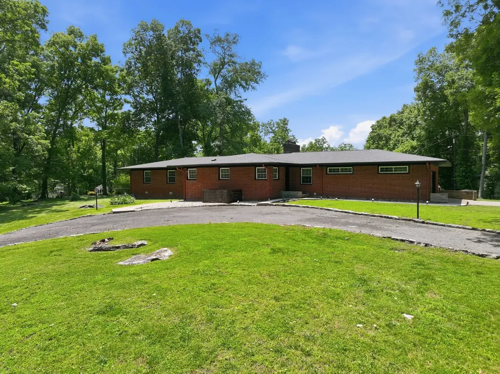 412 S Valley Road Shelbyville TN 37160