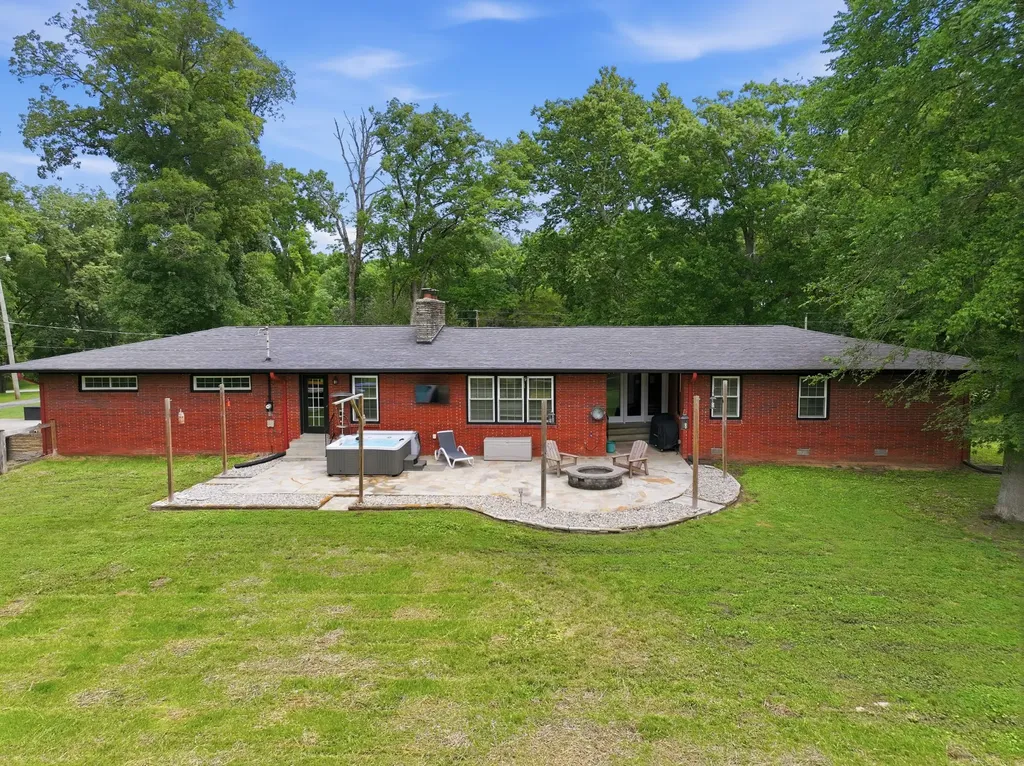 412 S Valley Road Shelbyville TN 37160