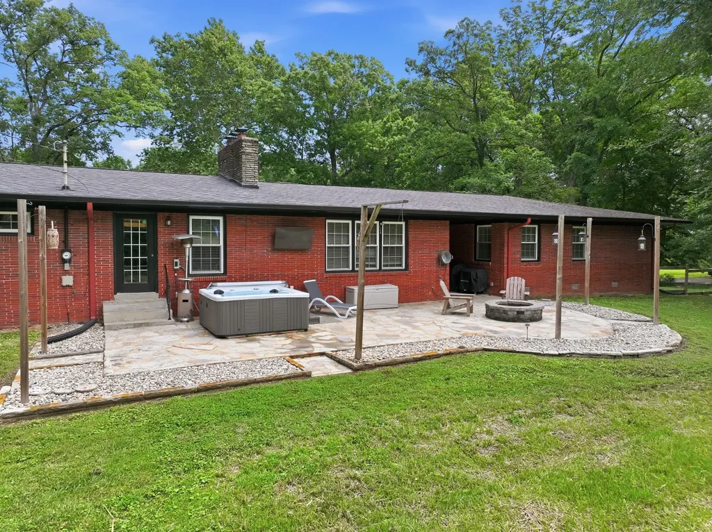 412 S Valley Road Shelbyville TN 37160