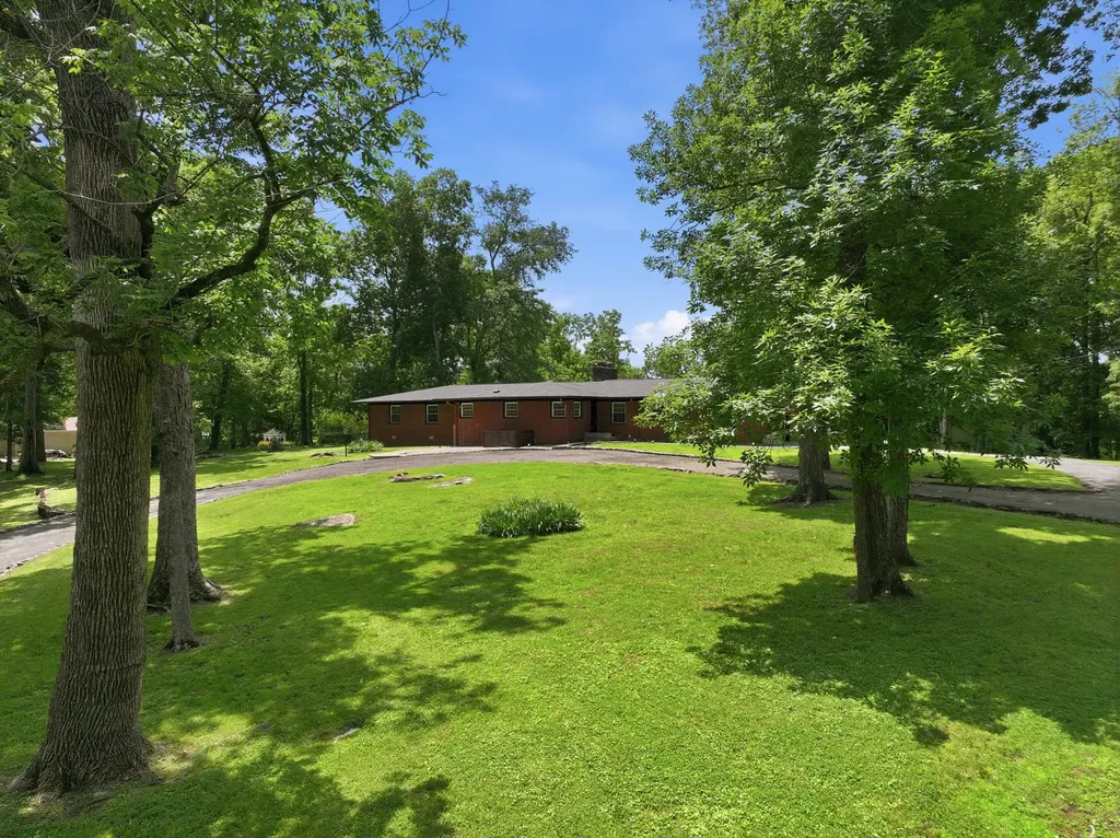 412 S Valley Road Shelbyville TN 37160