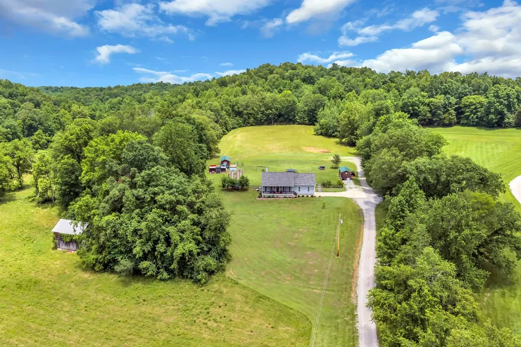 2757 New Dry Hollow Road Cumberland Furnace TN 37051