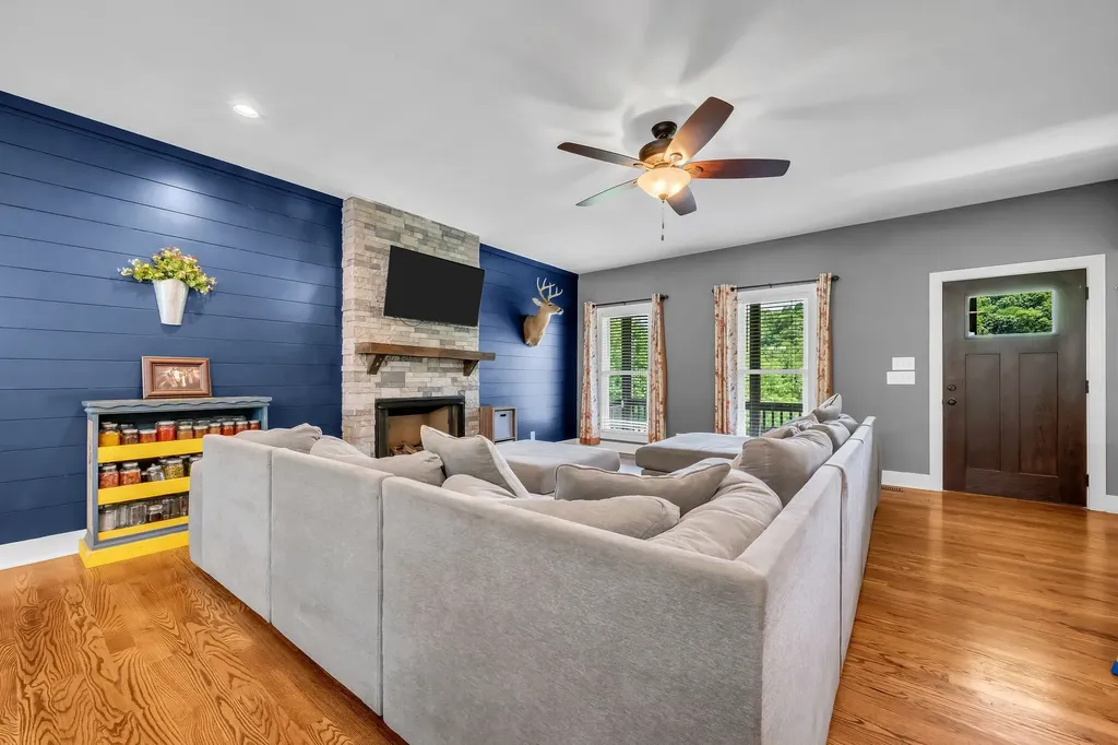 2757 New Dry Hollow Road Cumberland Furnace TN 37051