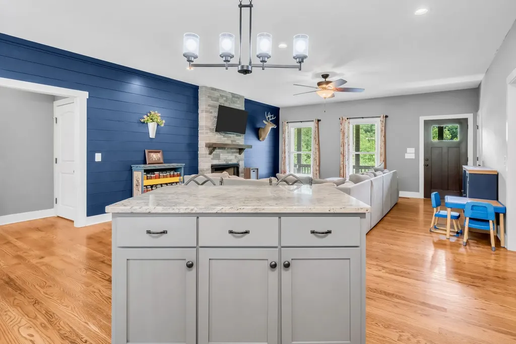 2757 New Dry Hollow Road Cumberland Furnace TN 37051
