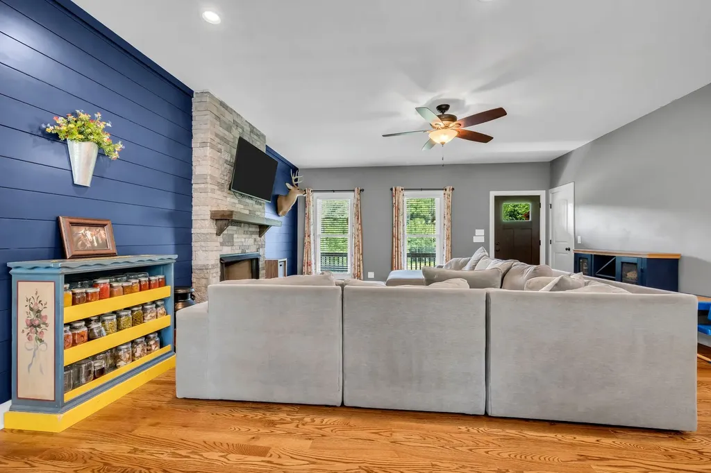 2757 New Dry Hollow Road Cumberland Furnace TN 37051