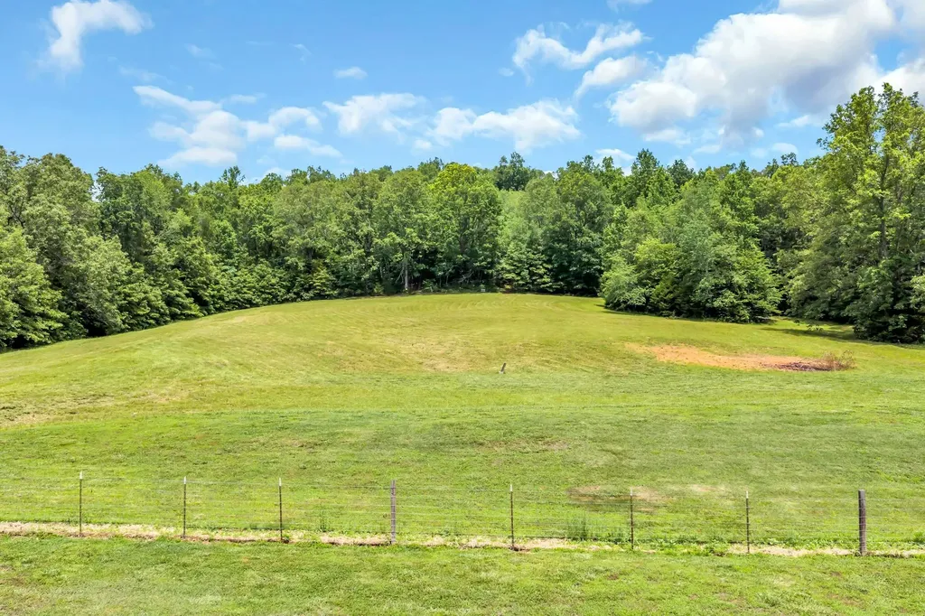 2757 New Dry Hollow Road Cumberland Furnace TN 37051