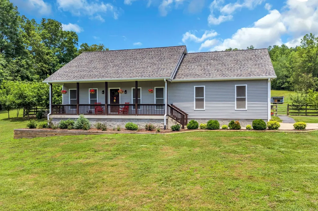 2757 New Dry Hollow Road Cumberland Furnace TN 37051