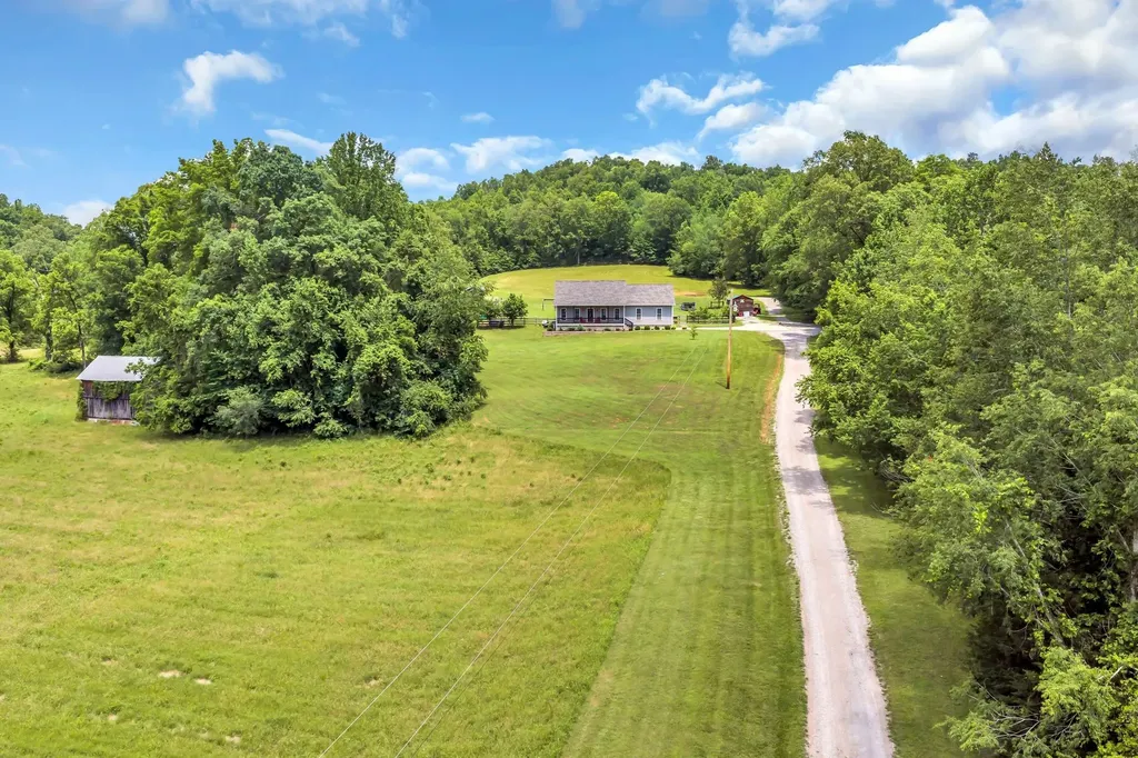 2757 New Dry Hollow Road Cumberland Furnace TN 37051