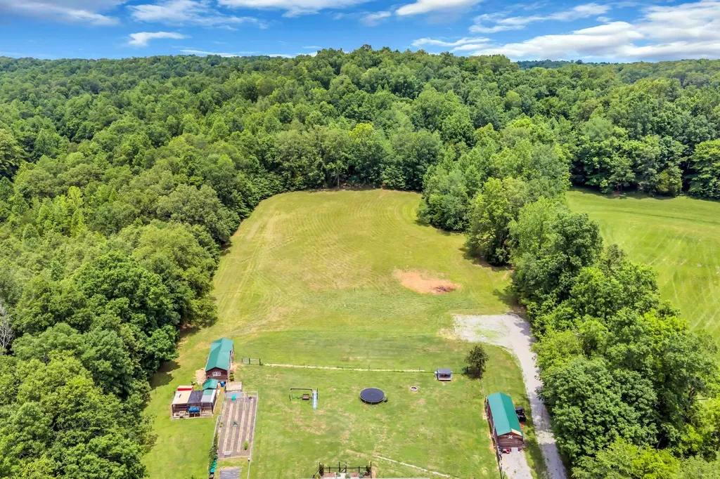 2757 New Dry Hollow Road Cumberland Furnace TN 37051