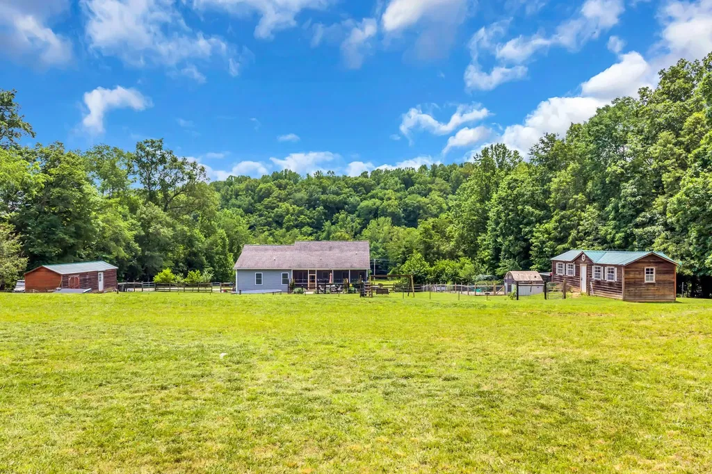 2757 New Dry Hollow Road Cumberland Furnace TN 37051
