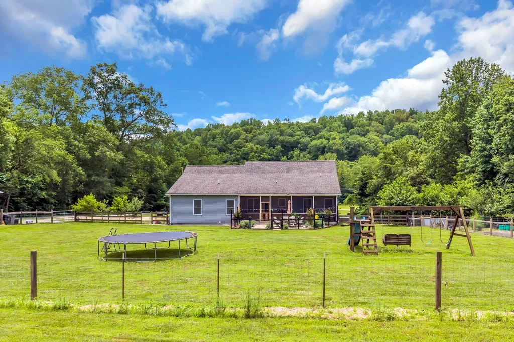 2757 New Dry Hollow Road Cumberland Furnace TN 37051