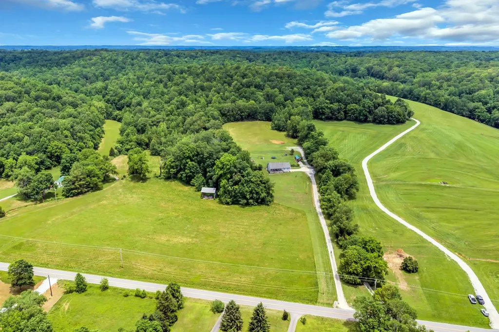2757 New Dry Hollow Road Cumberland Furnace TN 37051