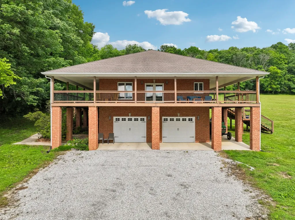 574 Hayes Ridge Road Lancaster TN 38569