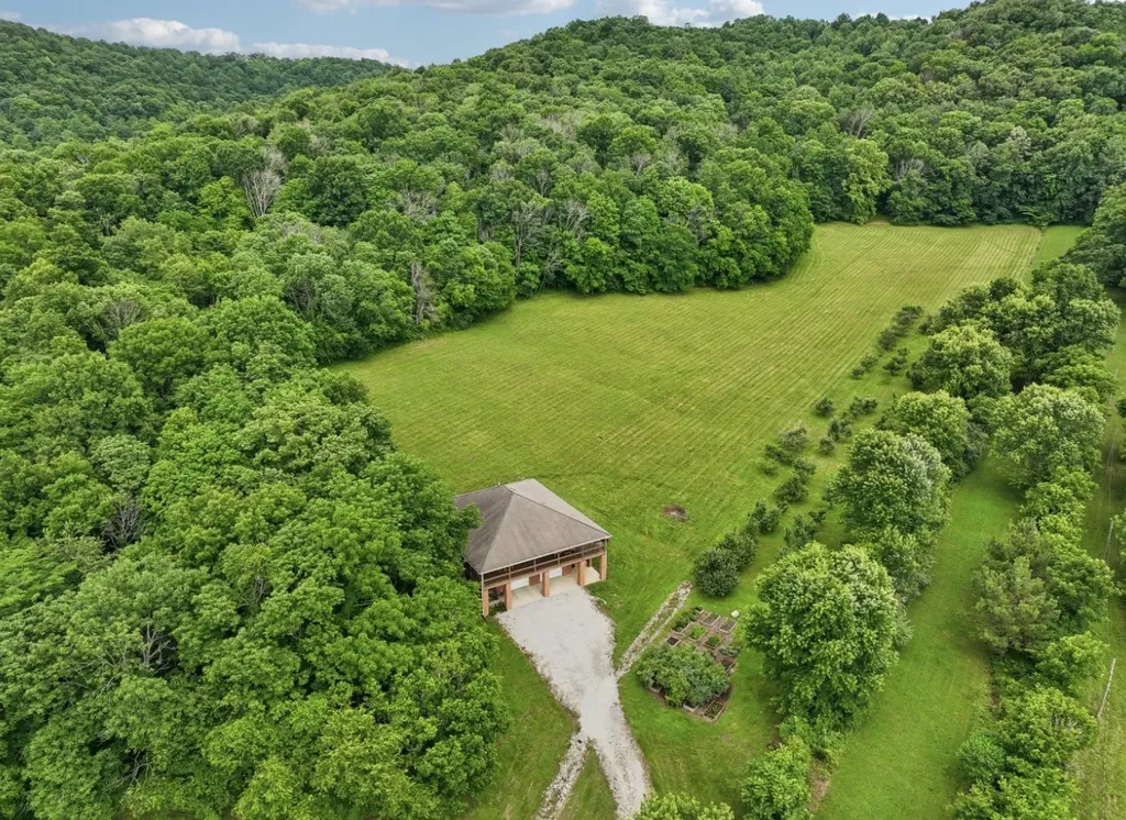 574 Hayes Ridge Road Lancaster TN 38569