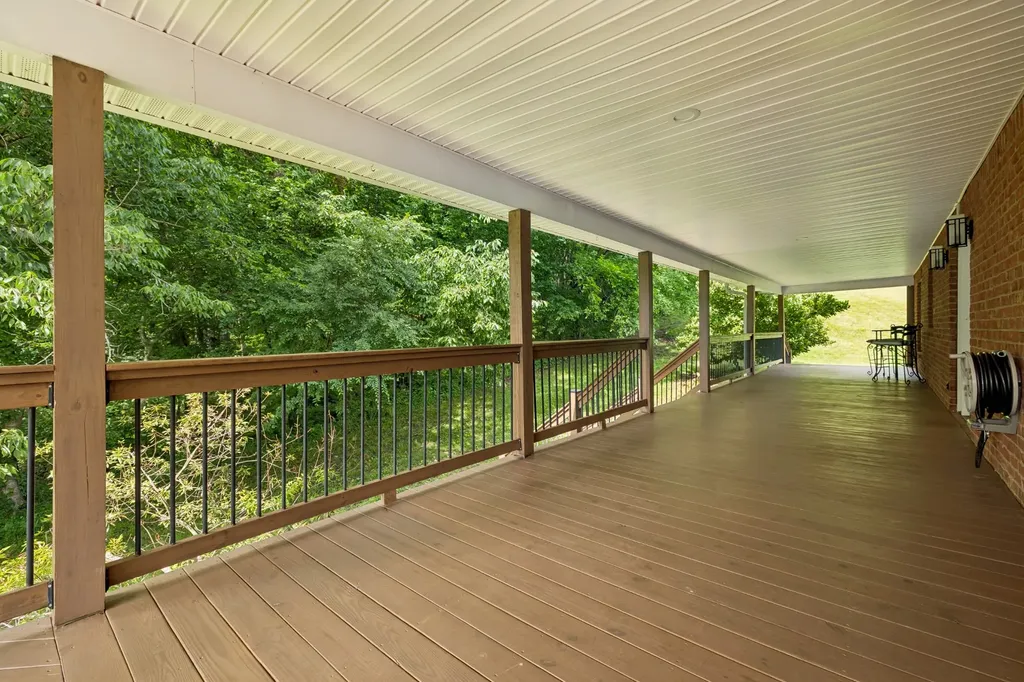 574 Hayes Ridge Road Lancaster TN 38569