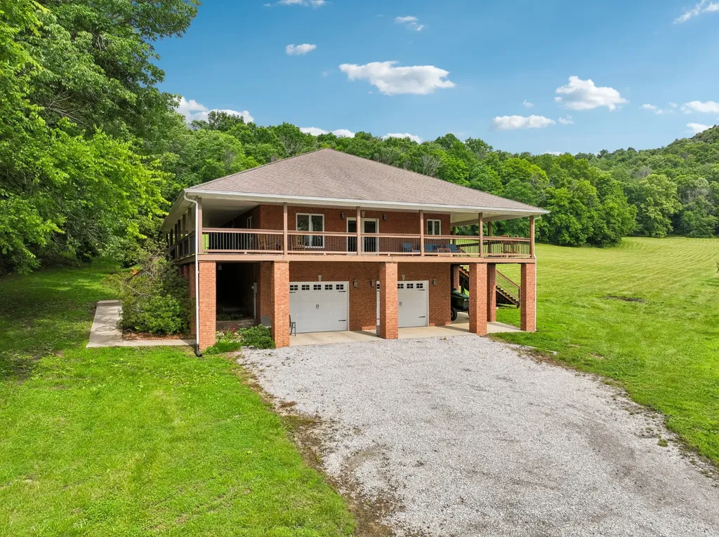 574 Hayes Ridge Road Lancaster TN 38569