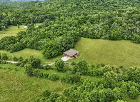 574 Hayes Ridge Road Lancaster TN 38569