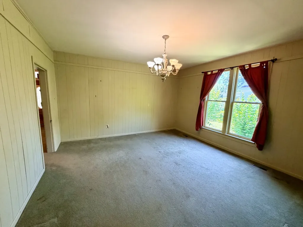 328 Head Street Paris TN 38242