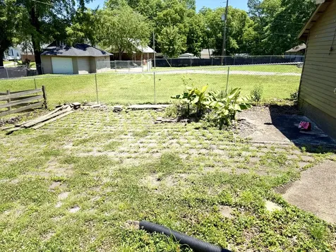 328 Head Street Paris TN 38242
