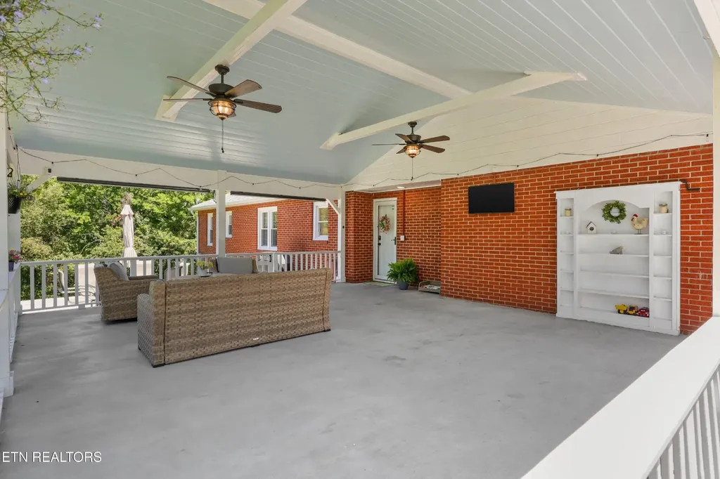 143 Fairview Drive Maryville TN 37803