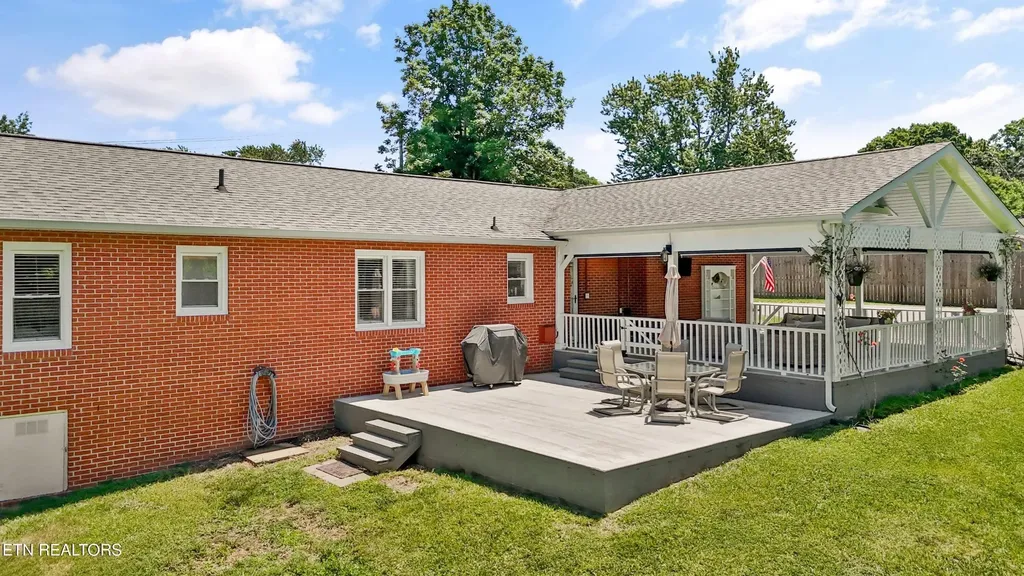 143 Fairview Drive Maryville TN 37803