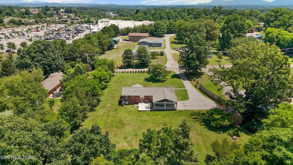 143 Fairview Drive Maryville TN 37803