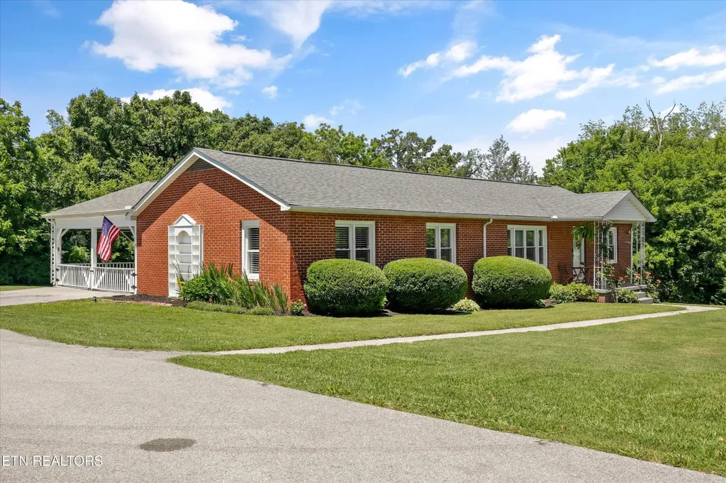 143 Fairview Drive Maryville TN 37803