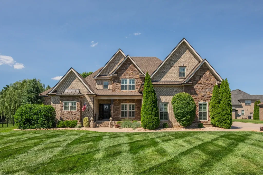 3126 Robinwood Drive Murfreesboro TN 37128