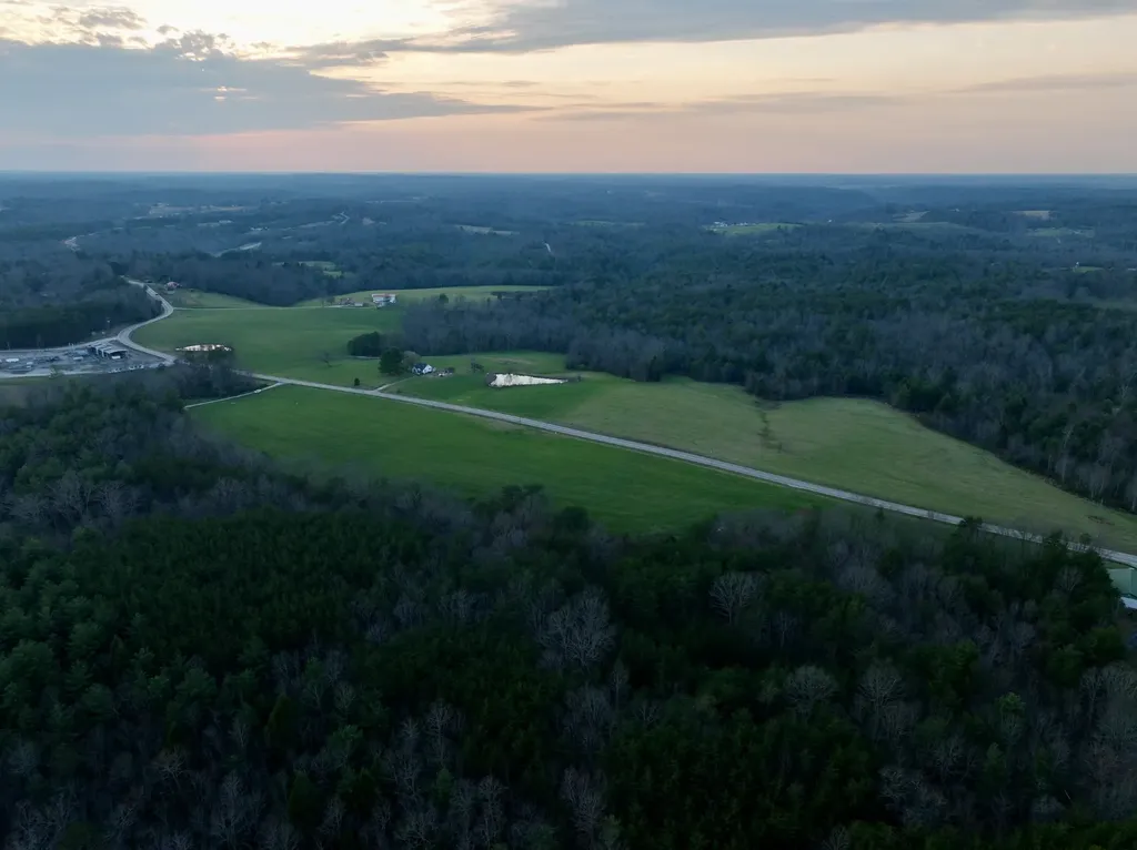 1 Nashville Highway Deer Lodge TN 37726