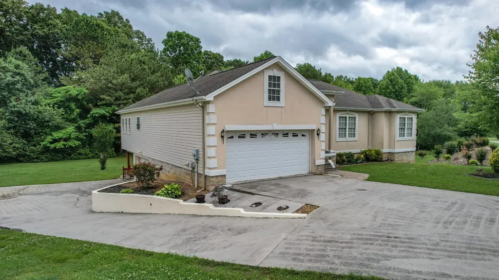 200 County Road 1150 Riceville TN 37370