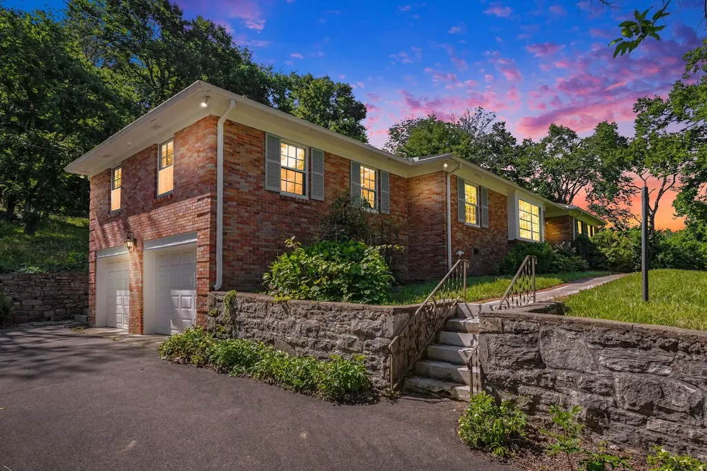 5106 Hillsboro Pike Nashville TN 37215
