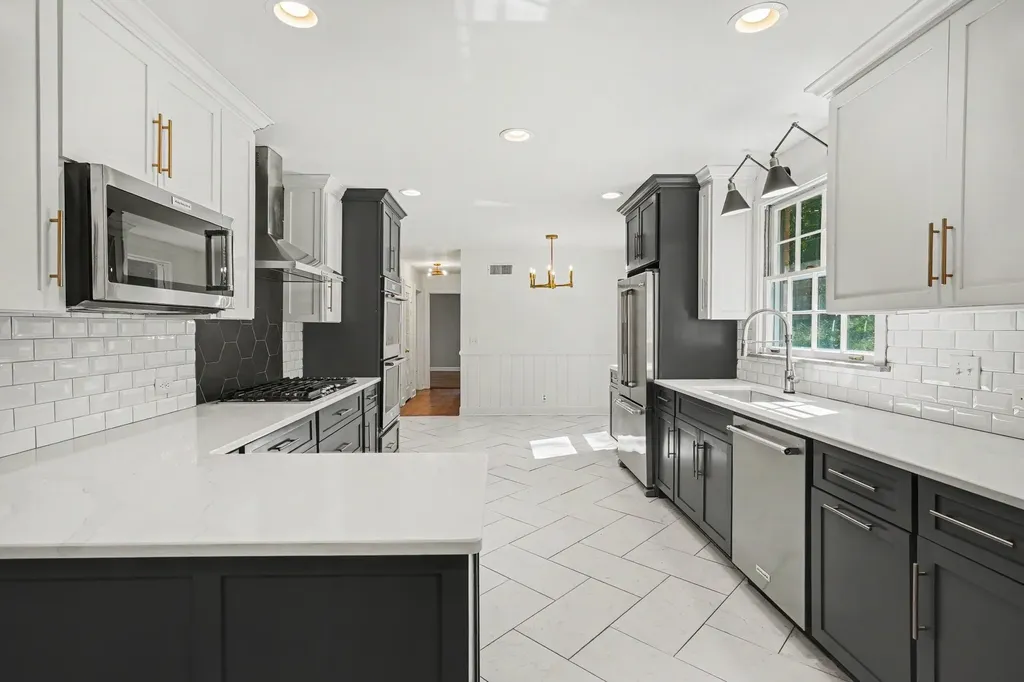 5106 Hillsboro Pike Nashville TN 37215