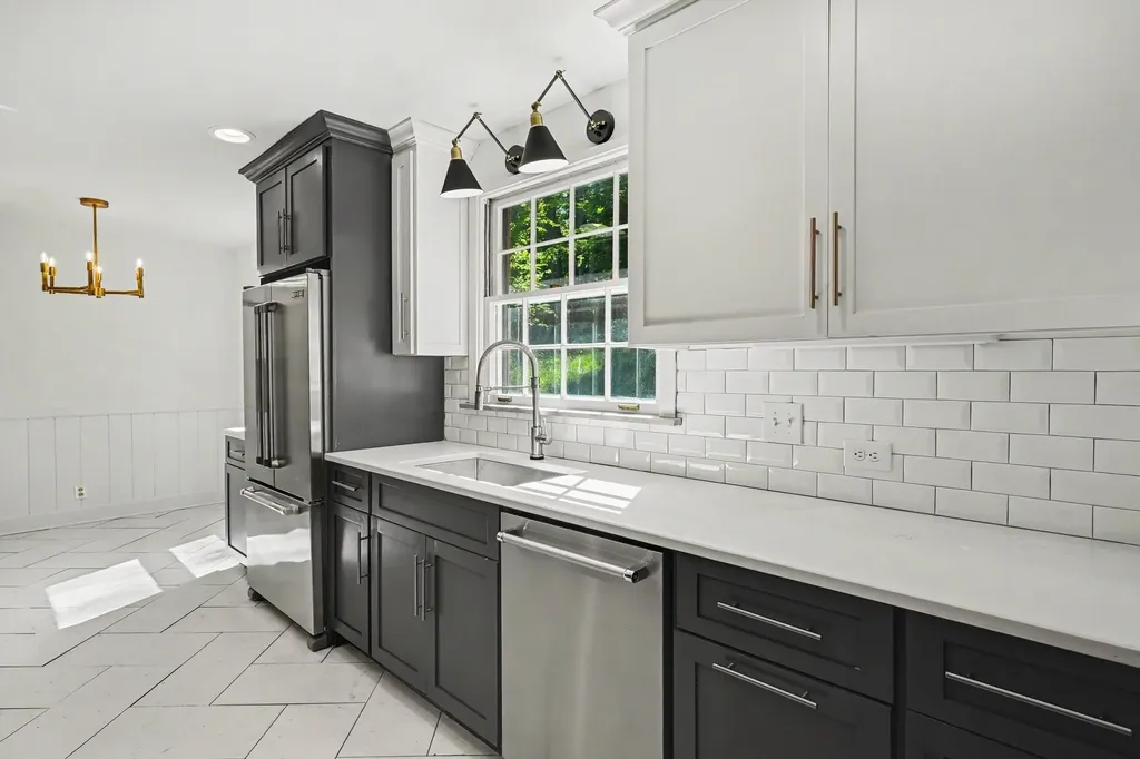 5106 Hillsboro Pike Nashville TN 37215