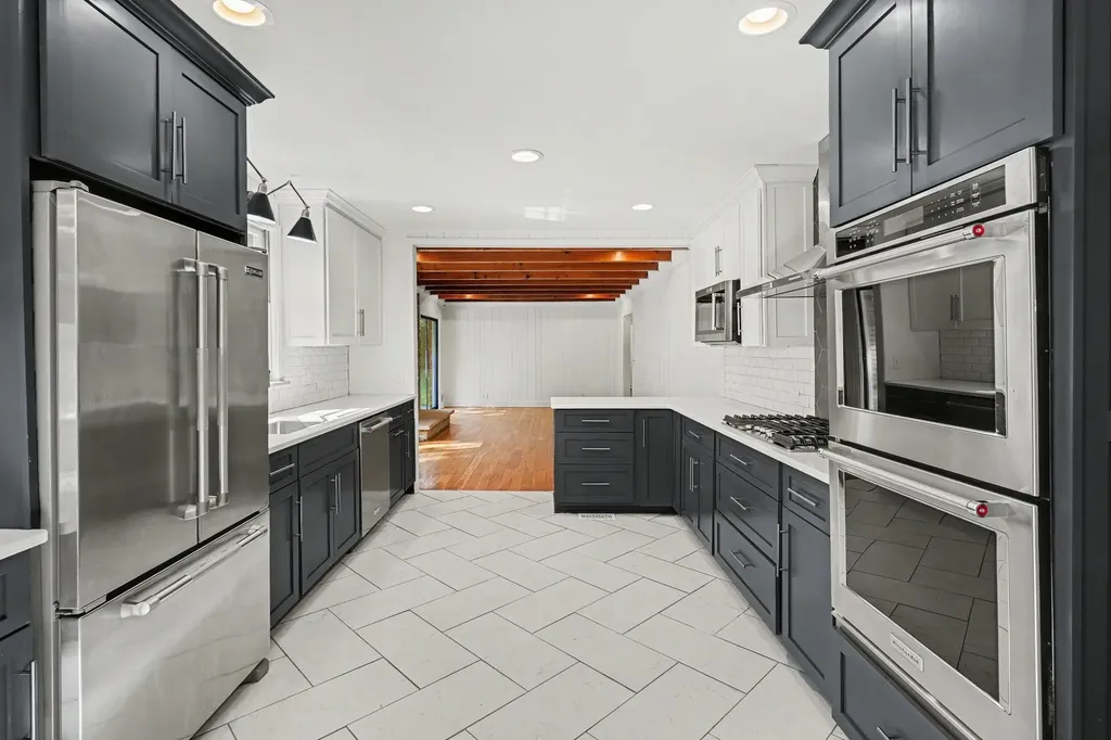 5106 Hillsboro Pike Nashville TN 37215