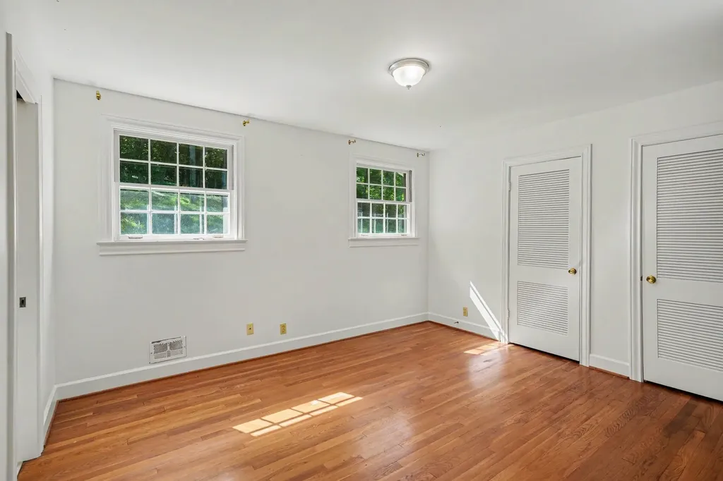 5106 Hillsboro Pike Nashville TN 37215
