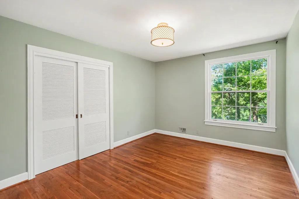 5106 Hillsboro Pike Nashville TN 37215