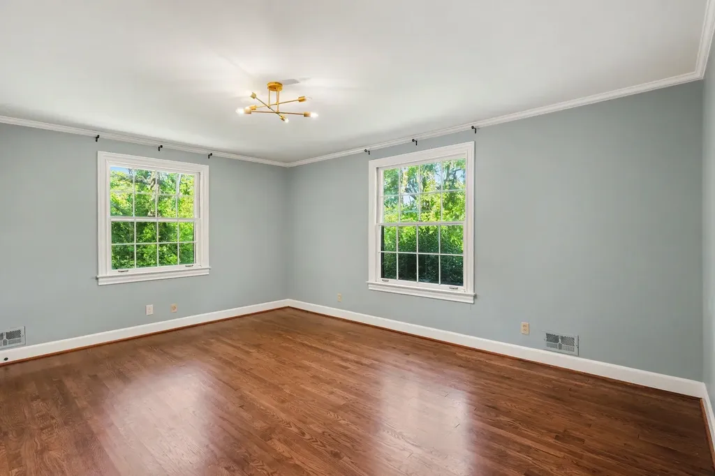 5106 Hillsboro Pike Nashville TN 37215