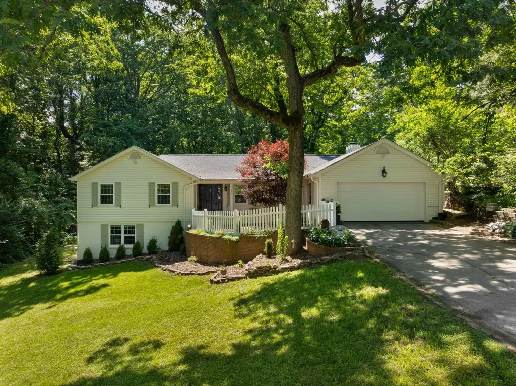 110 Linden Street Lookout Mountain TN 37350