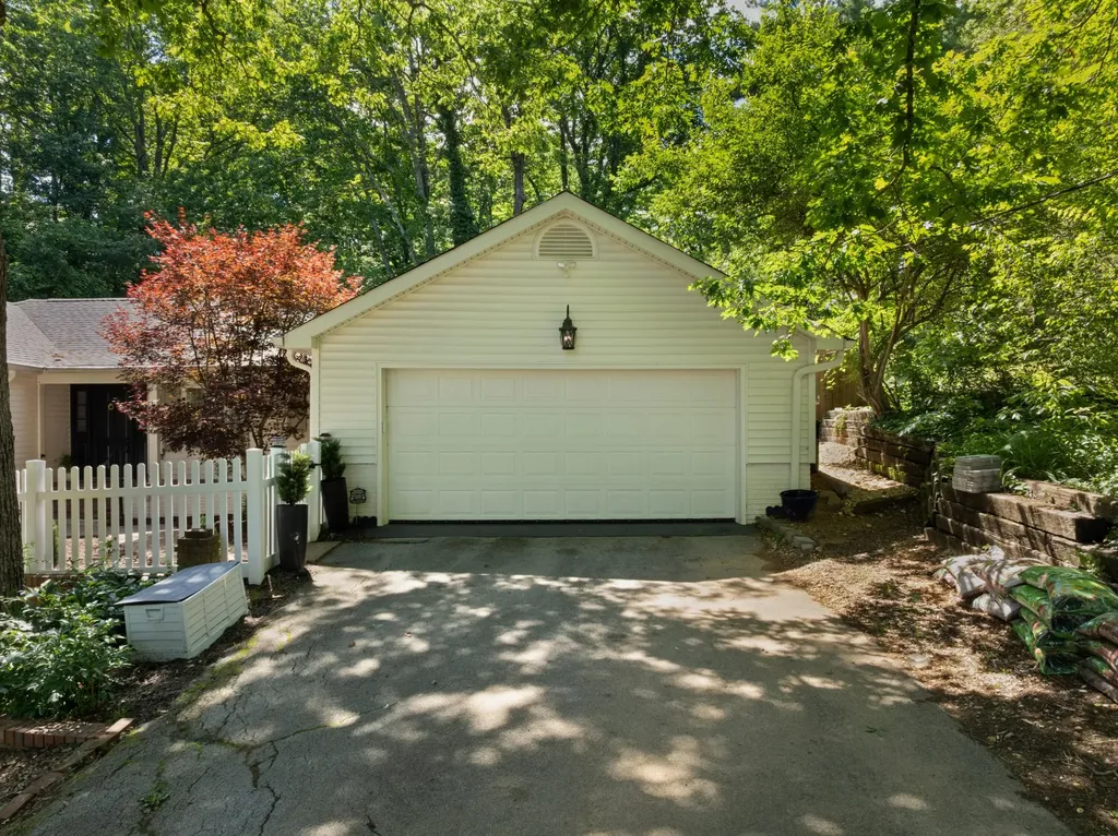 110 Linden Street Lookout Mountain TN 37350