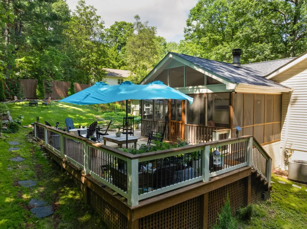 110 Linden Street Lookout Mountain TN 37350