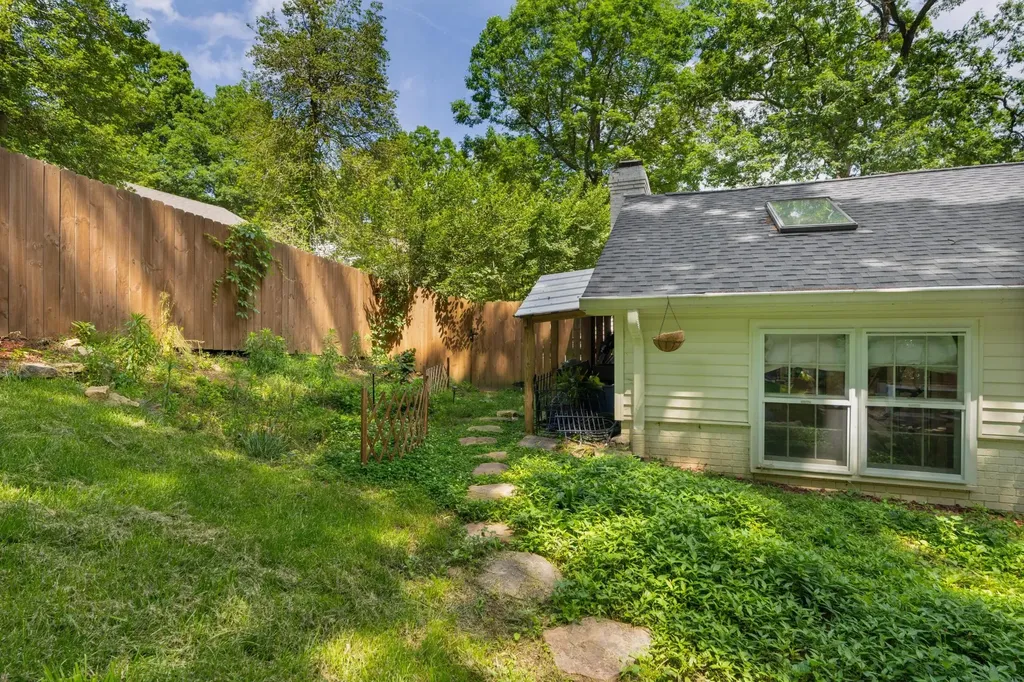 110 Linden Street Lookout Mountain TN 37350