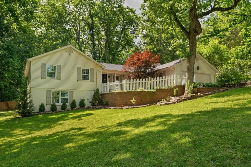110 Linden Street Lookout Mountain TN 37350