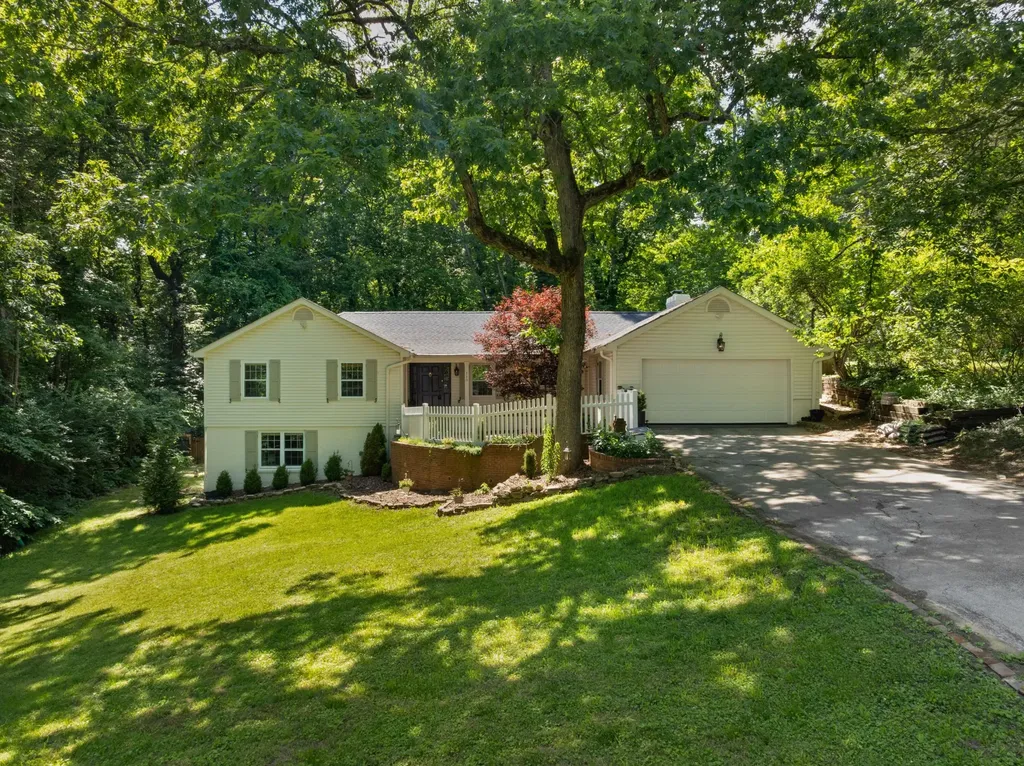 110 Linden Street Lookout Mountain TN 37350