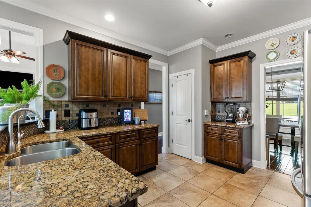 9083 Sunridge Drive Ooltewah TN 37363