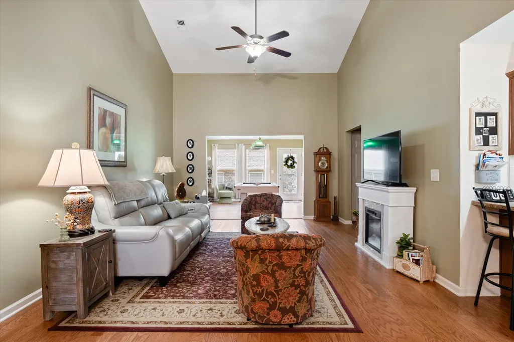 395 Devon Chase Hill Gallatin TN 37066